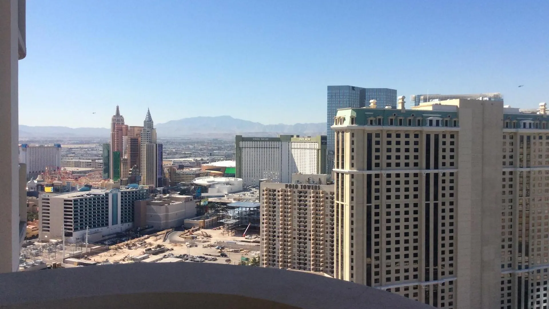 Signature Mgm Studio Condo Strip/Balcony kontakter